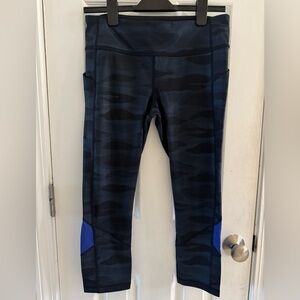 Lululemon Crop Leggings 21’ with Pockets. New without tags.